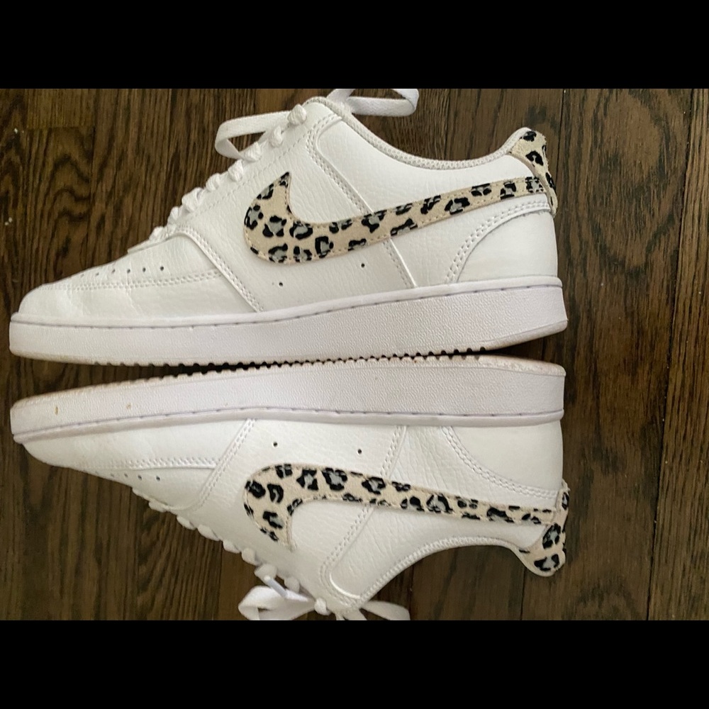 Like new, size 8- Air Force Ones.